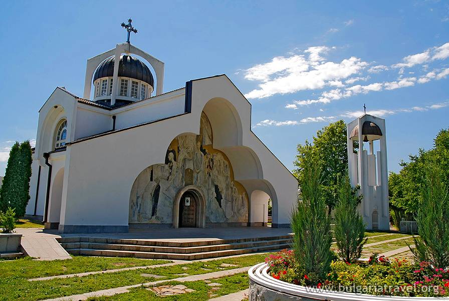 Проектите за ремонт на храмове надхвърлят четири пъти определения бюджет